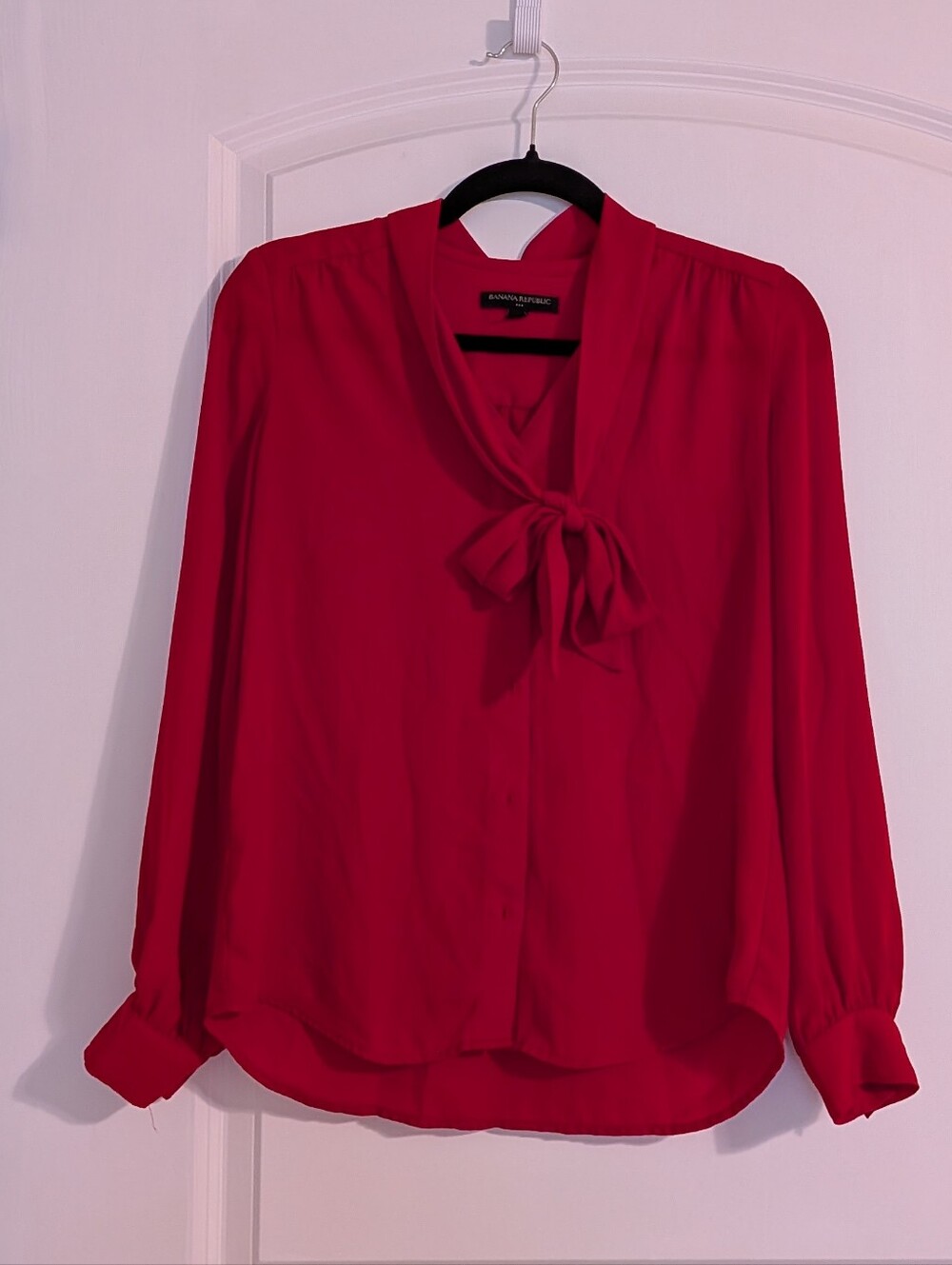 Red Banana Republic XS Tie Neck Bow Blouse